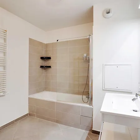 Sumptuous 3br-6p With Terrace-near Paris